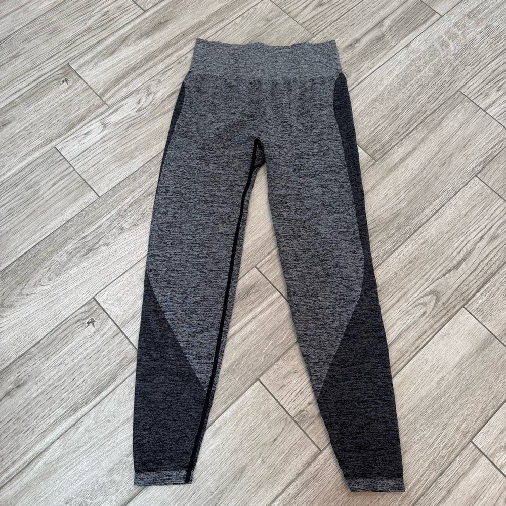 Victoria’s Secret PINK Black/Gray Seamless Tight Active Leggings Women's Medium